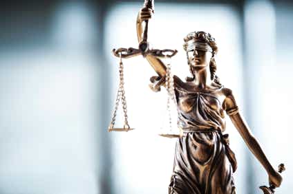Me Poliquin est pour la justice pour tous.
